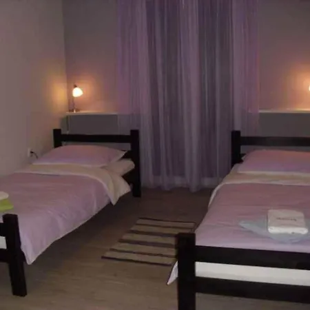 Apartment In 9995